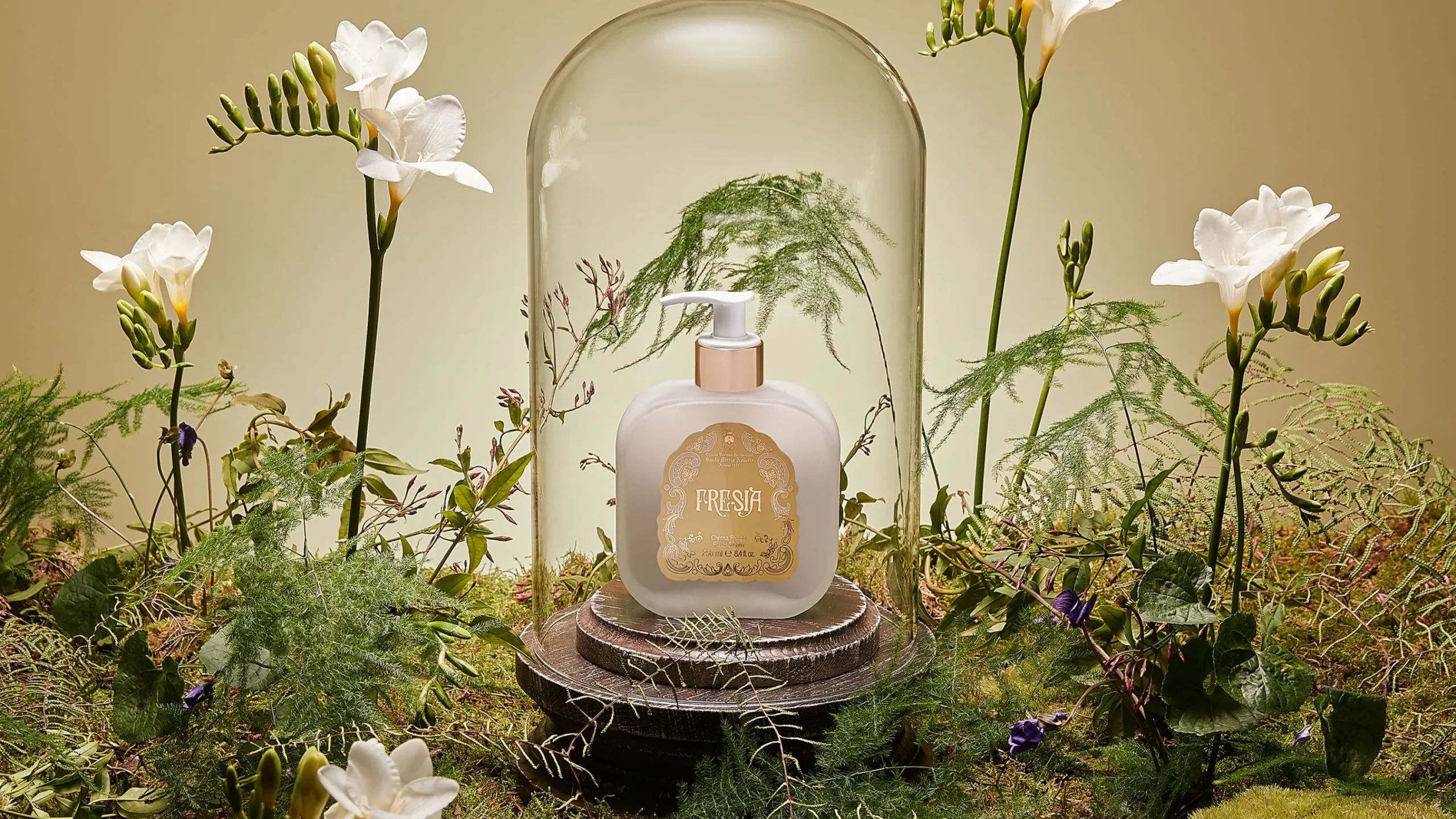 crema_fluida_fresia_0.webp Fashion Santa Maria Novella Crema Fluida Fresia