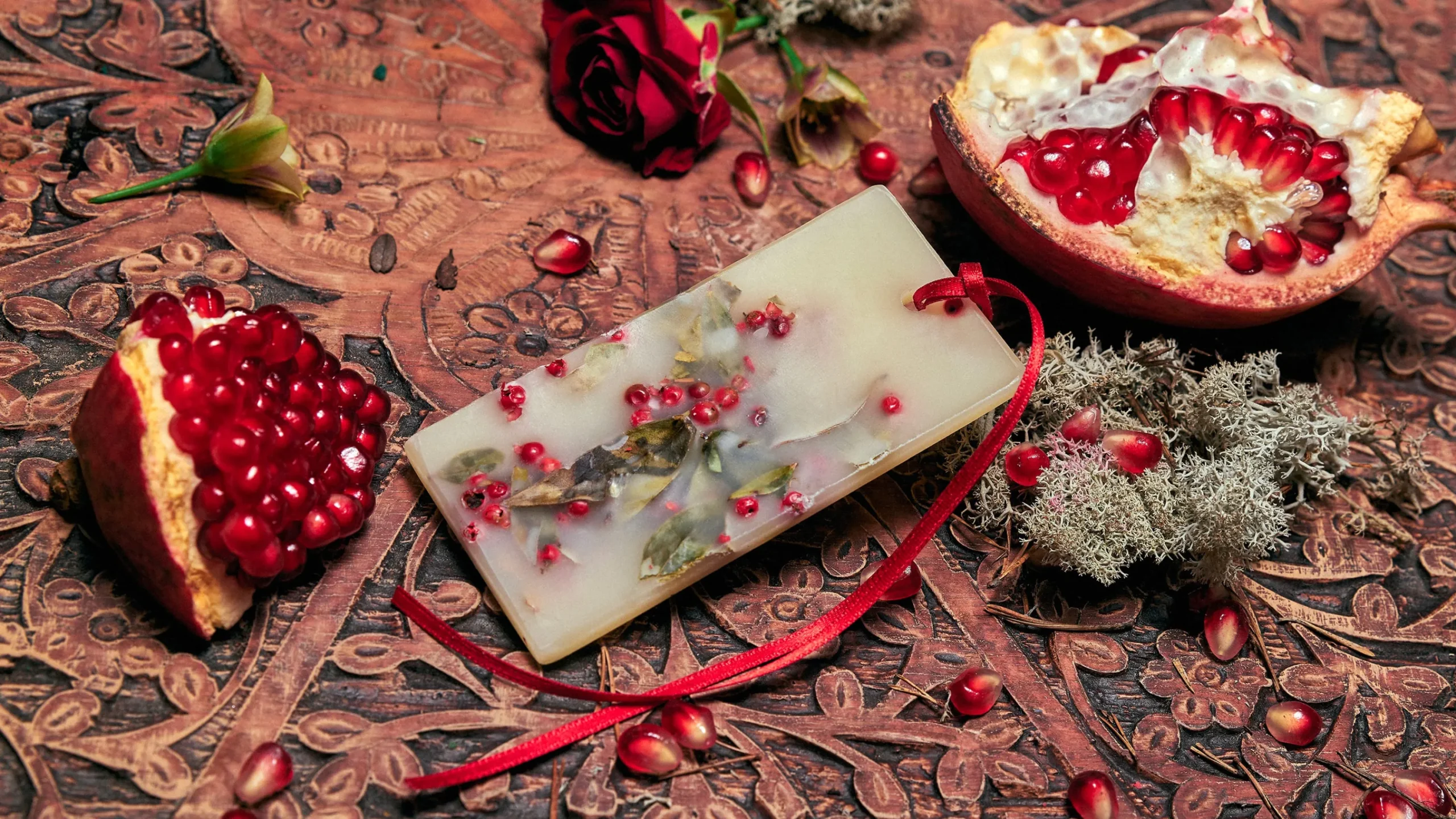 tavolette_di_cera_melograno_1.webp Clearance Santa Maria Novella Tavolette di Cera Melograno